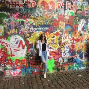 Meet your Posher, Madeleine